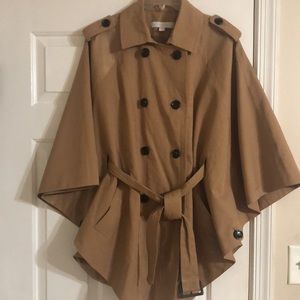 Beautiful belted short trench cloak.